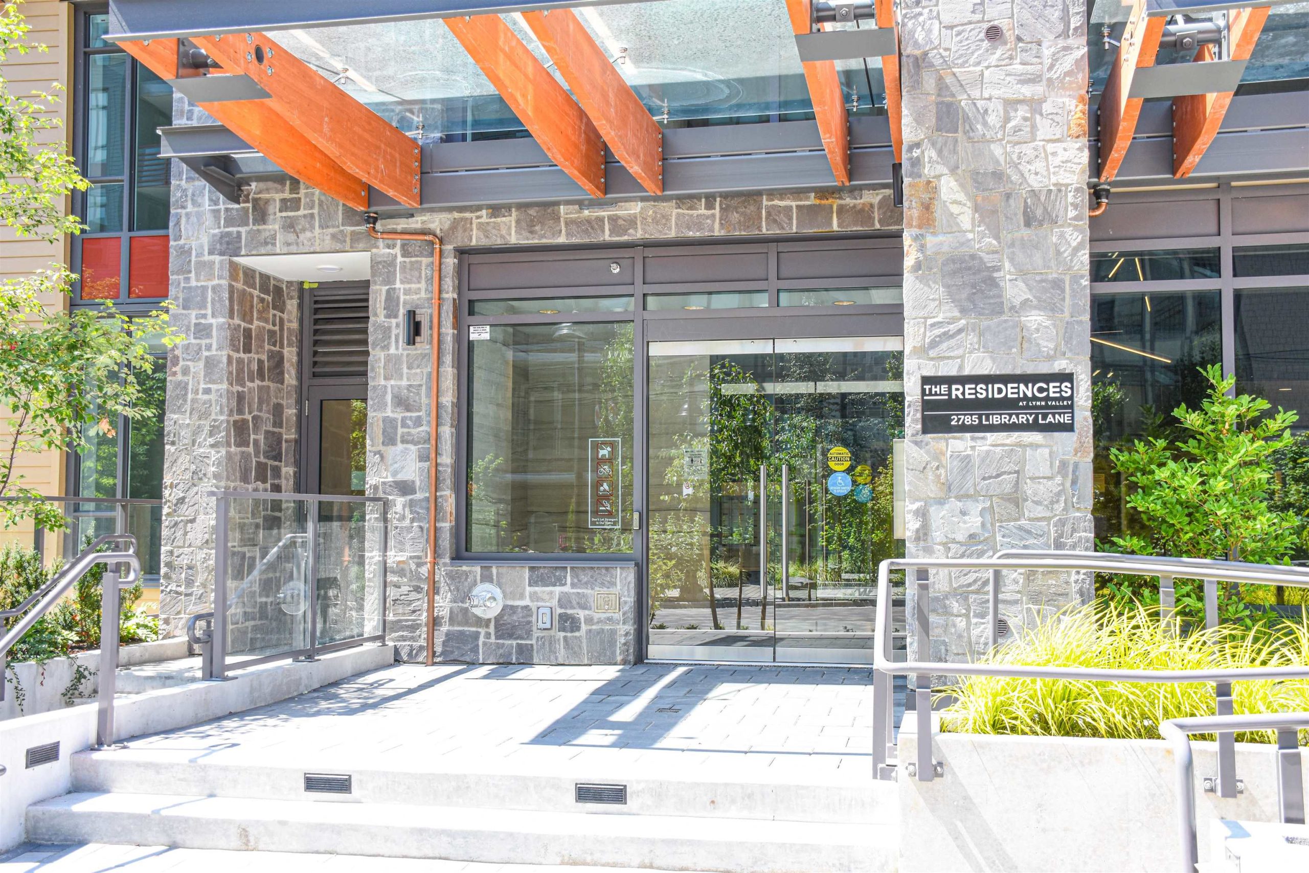 305 2785 Library Lane, North Vancouver 16