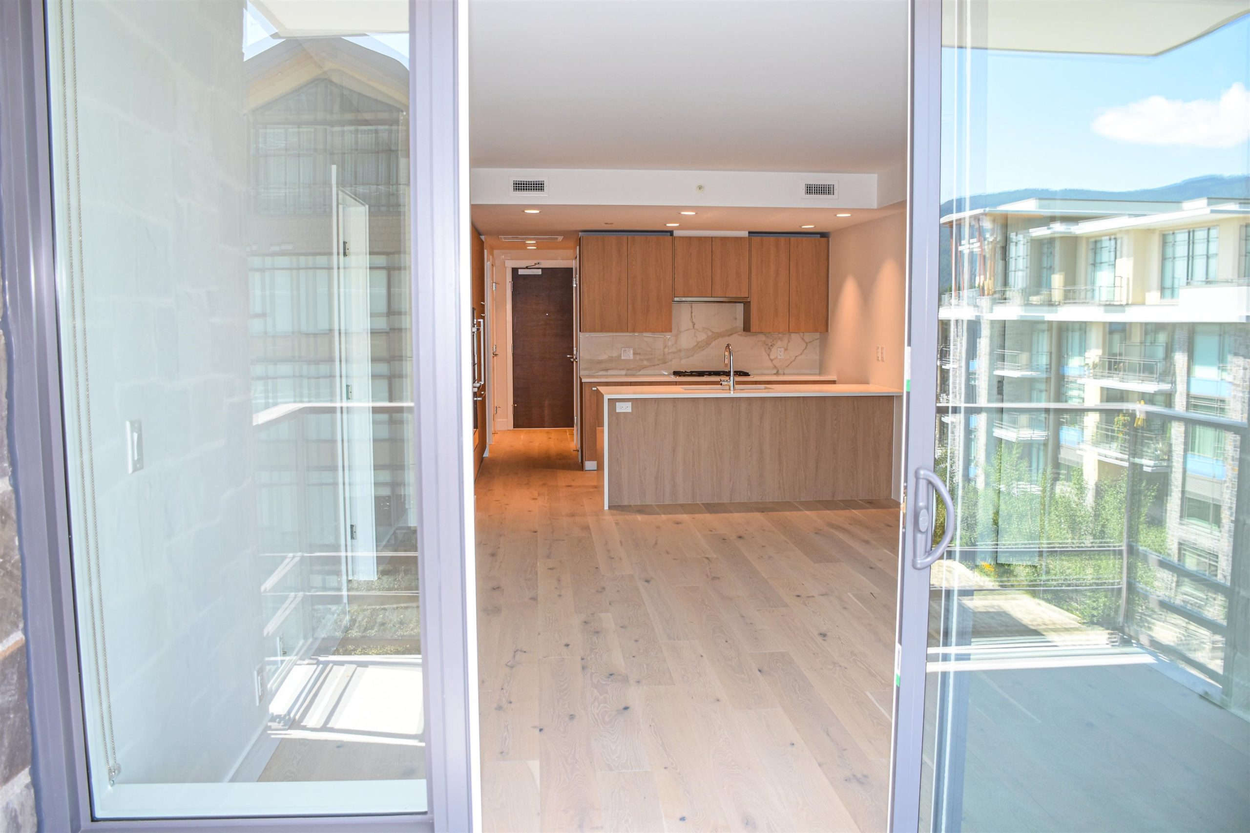 305 2785 Library Lane, North Vancouver 3