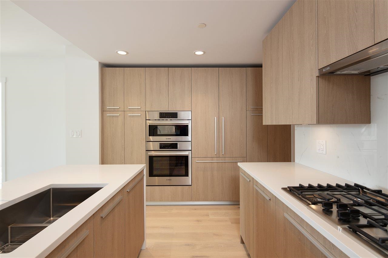 305 2785 Library Lane, North Vancouver 7