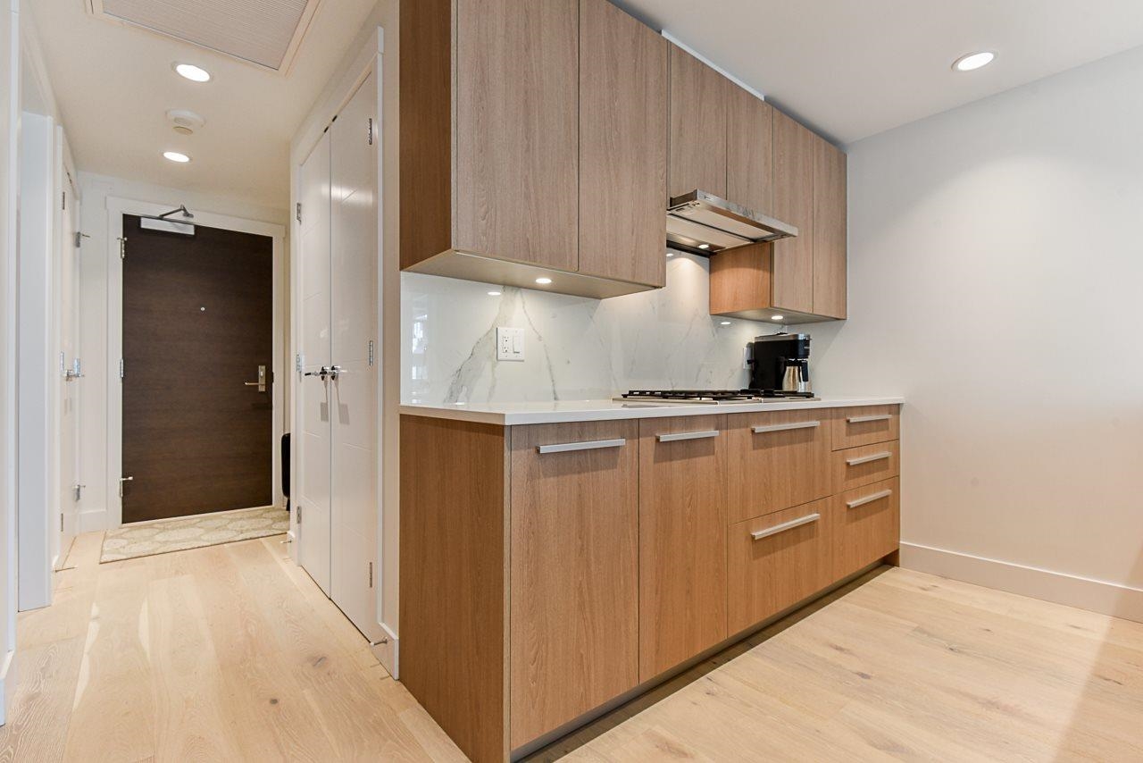 305 2785 Library Lane, North Vancouver 8