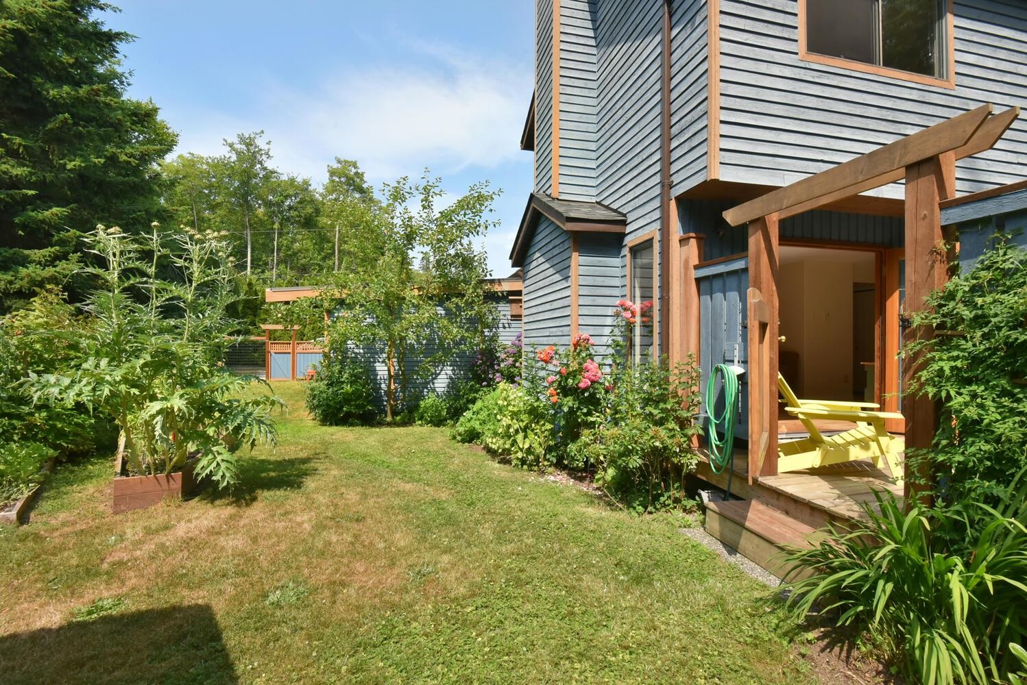 7865 Lohn Road, Halfmoon Bay 6
