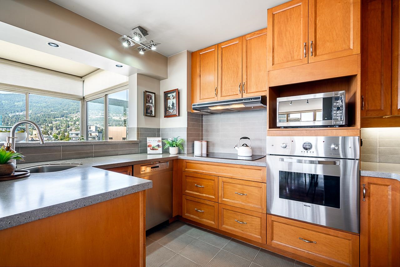 1005 2135 ARGYLE AVENUE 9