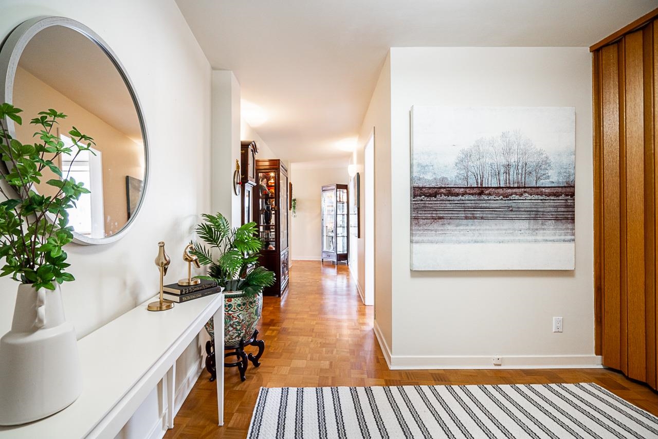 1005 2135 ARGYLE AVENUE 24