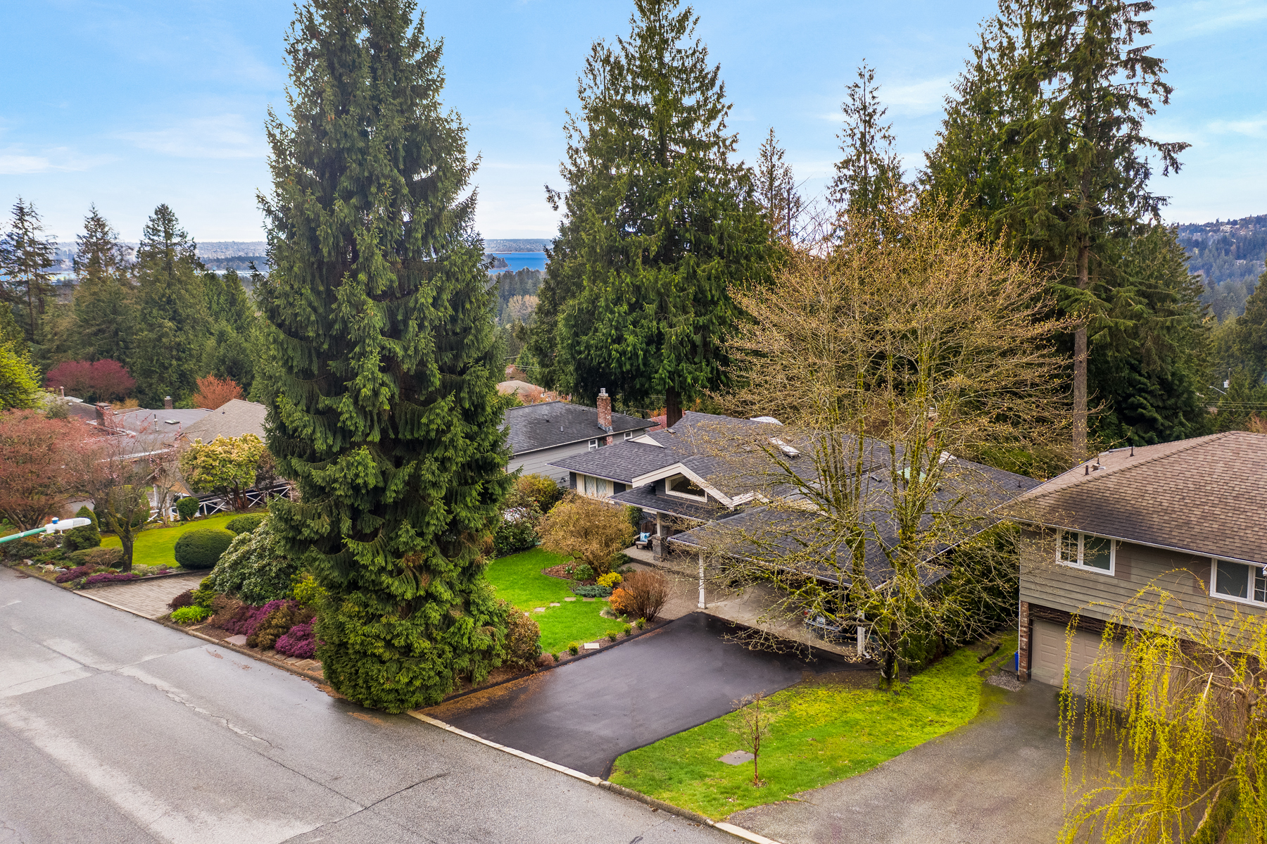 5005 Redonda Drive, North Vancouver 48