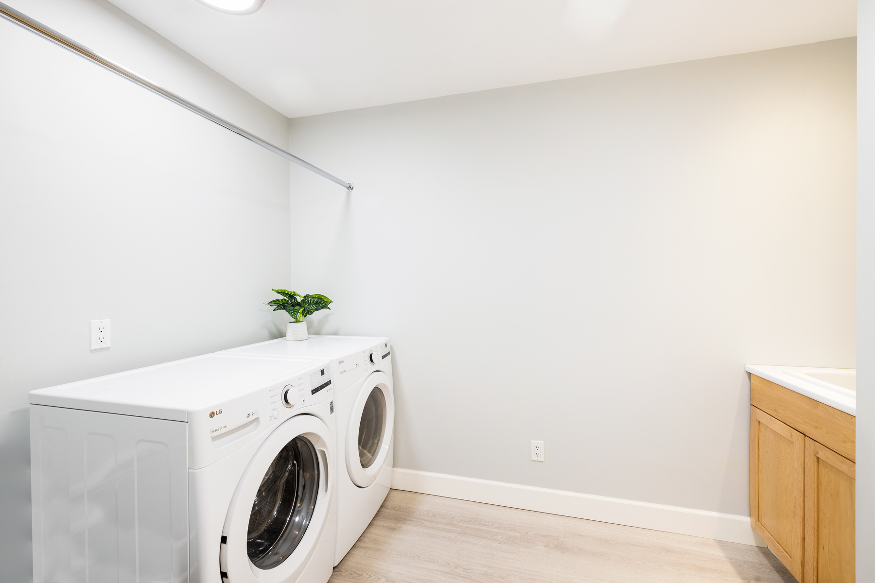 5005 Redonda Drive, North Vancouver 37