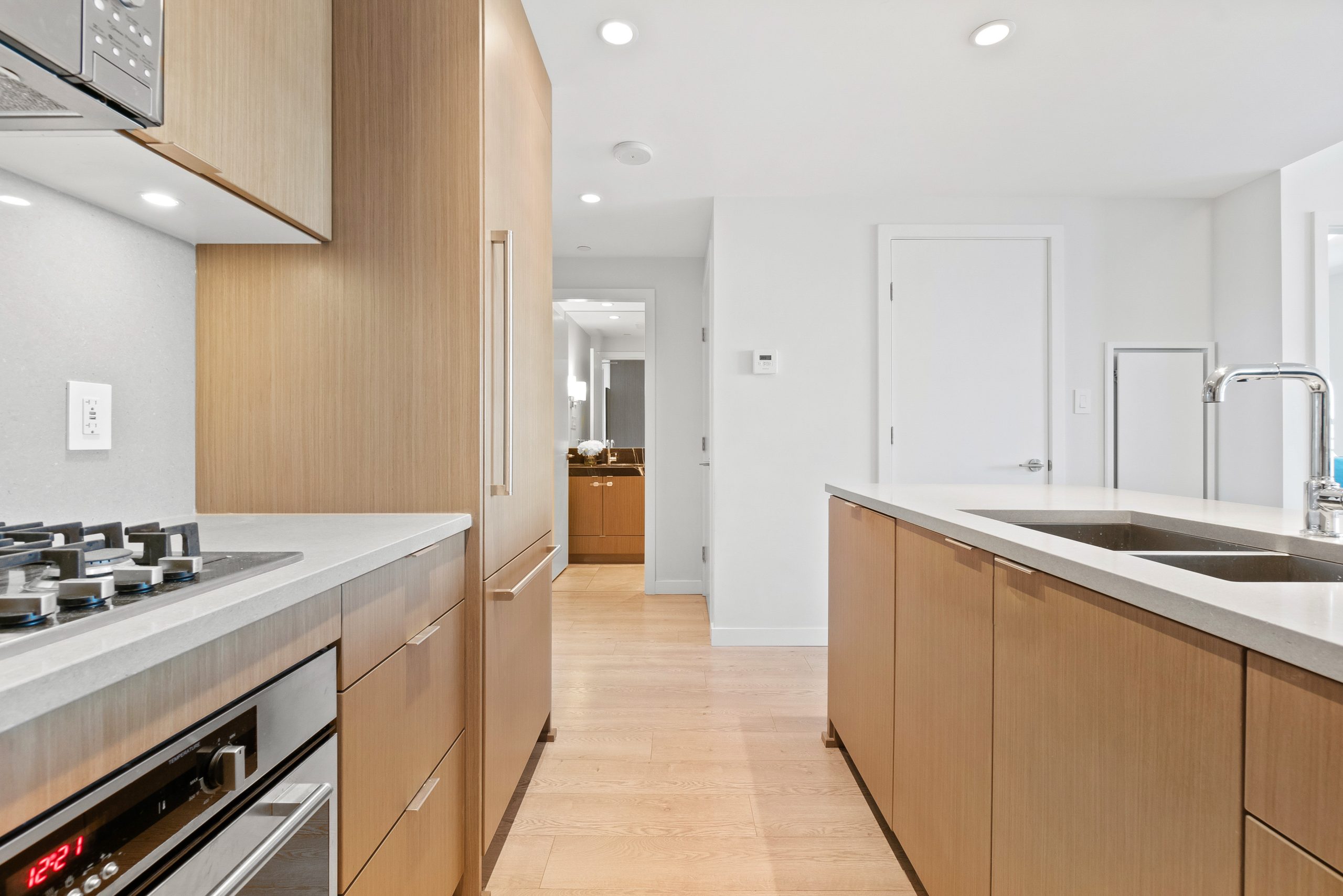 805-125 East 14th Street, North Vancouver, BFC 15