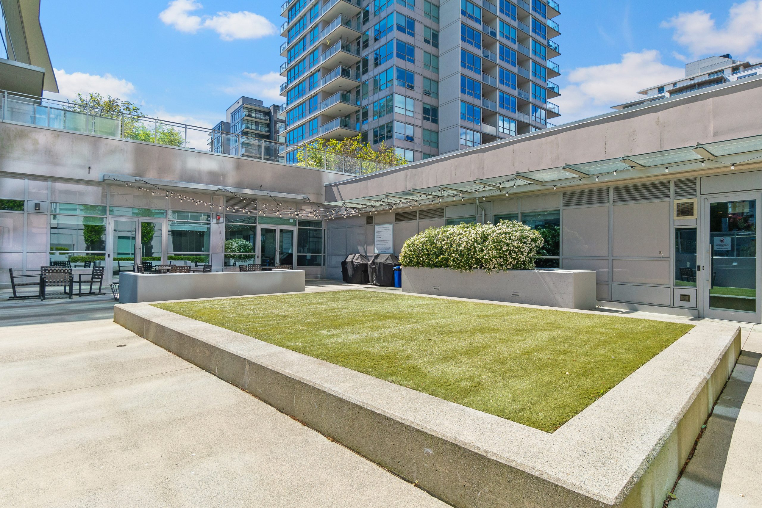 805-125 East 14th Street, North Vancouver, BFC 24