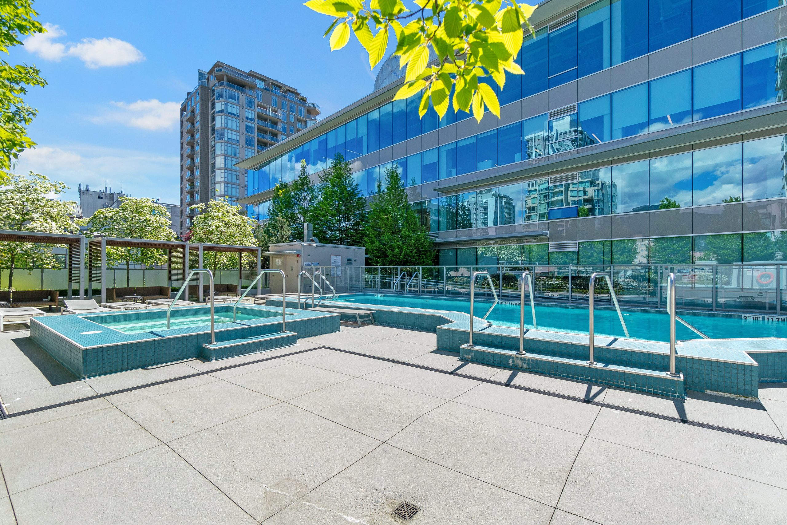 805-125 East 14th Street, North Vancouver, BFC 25