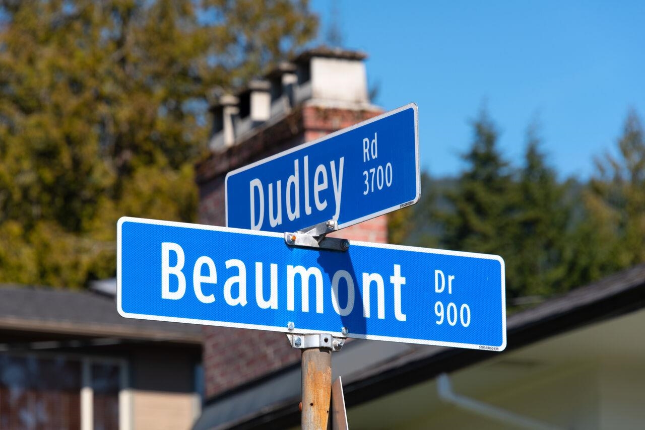 996 BEAUMONT DRIVE 6