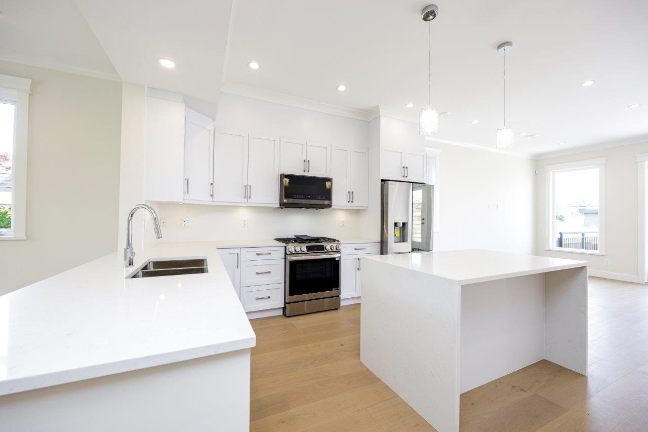 335 E 6TH STREET 12