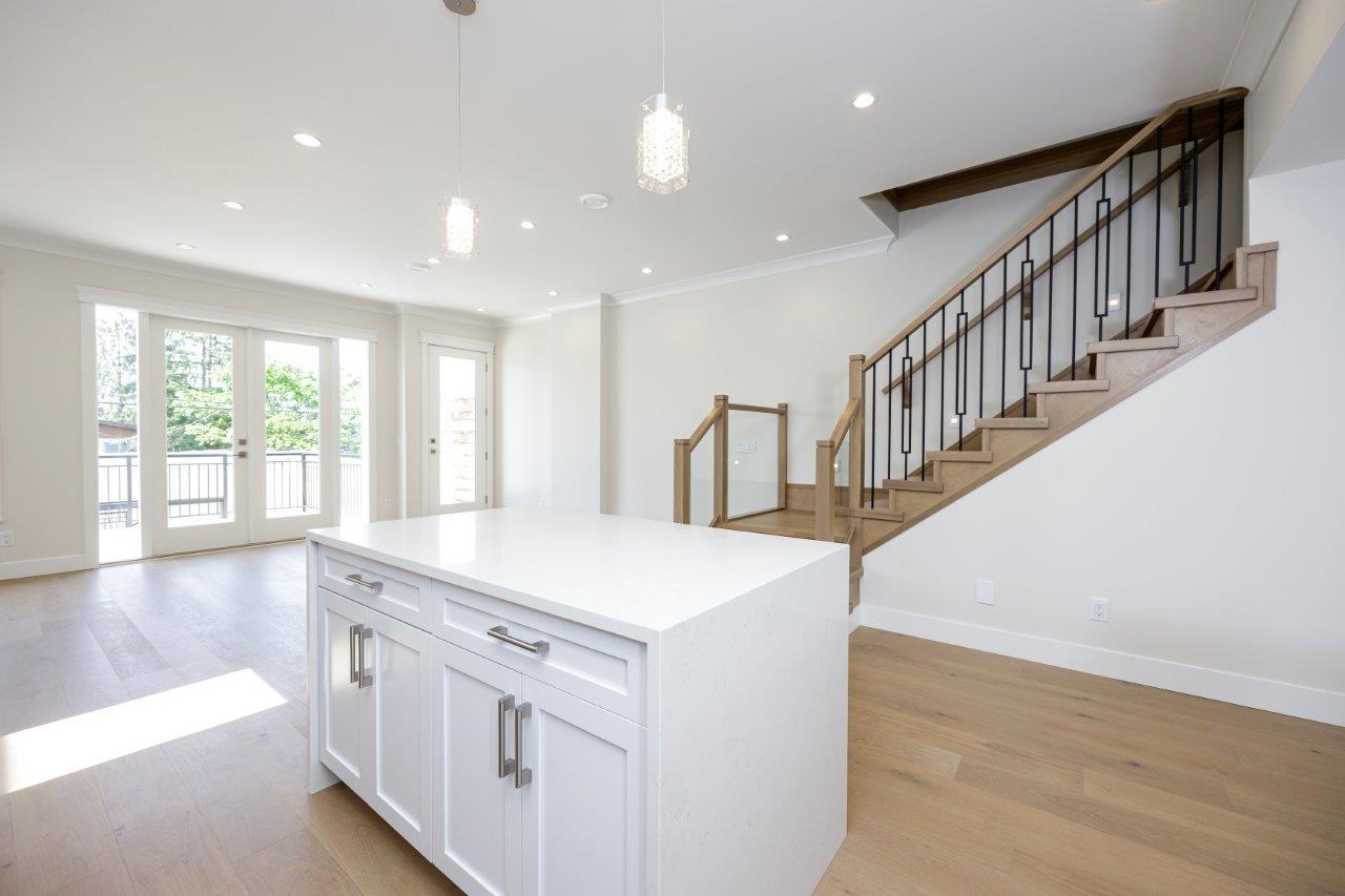 335 E 6TH STREET 15