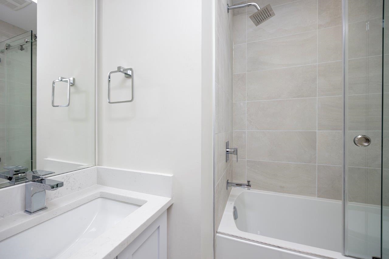 335 E 6TH STREET 32