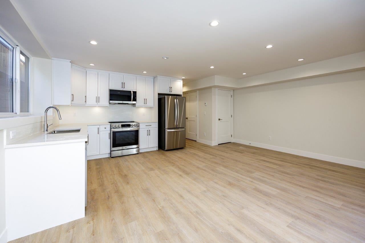 335 E 6TH STREET 35
