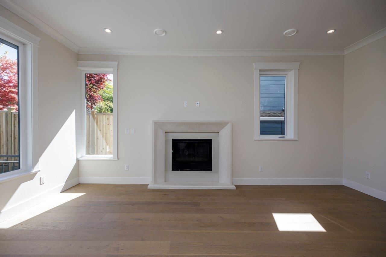 335 E 6TH STREET 8