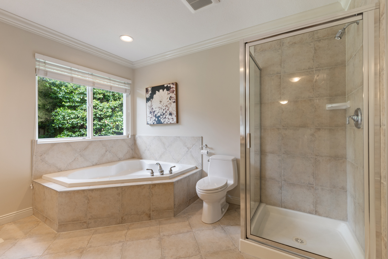 382 Cartelier Road, North Vancouver 28