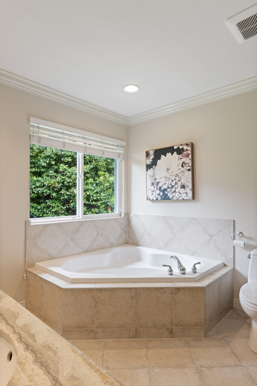 382 Cartelier Road, North Vancouver 29
