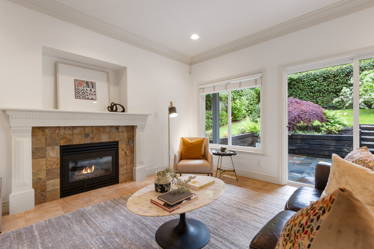 382 Cartelier Road, North Vancouver 9