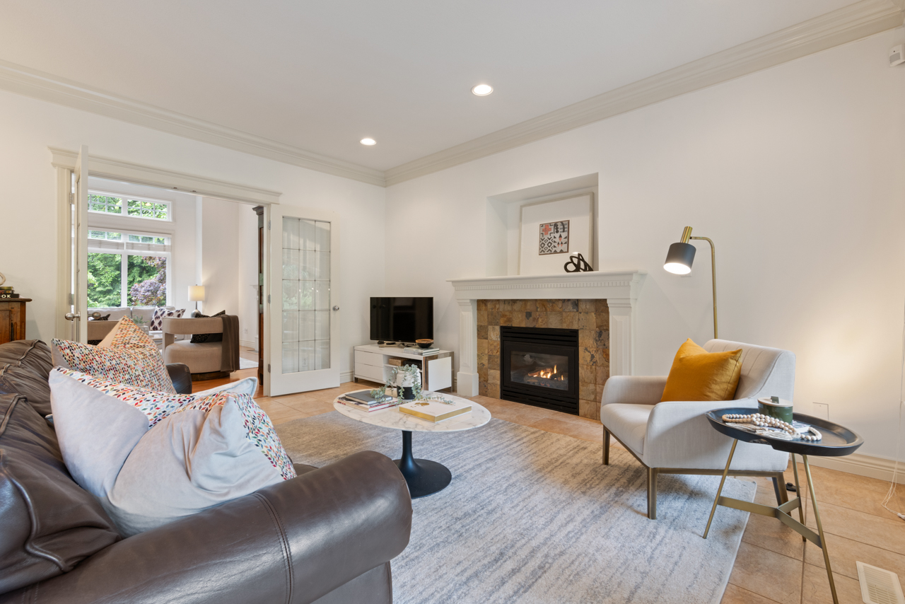382 Cartelier Road, North Vancouver 11