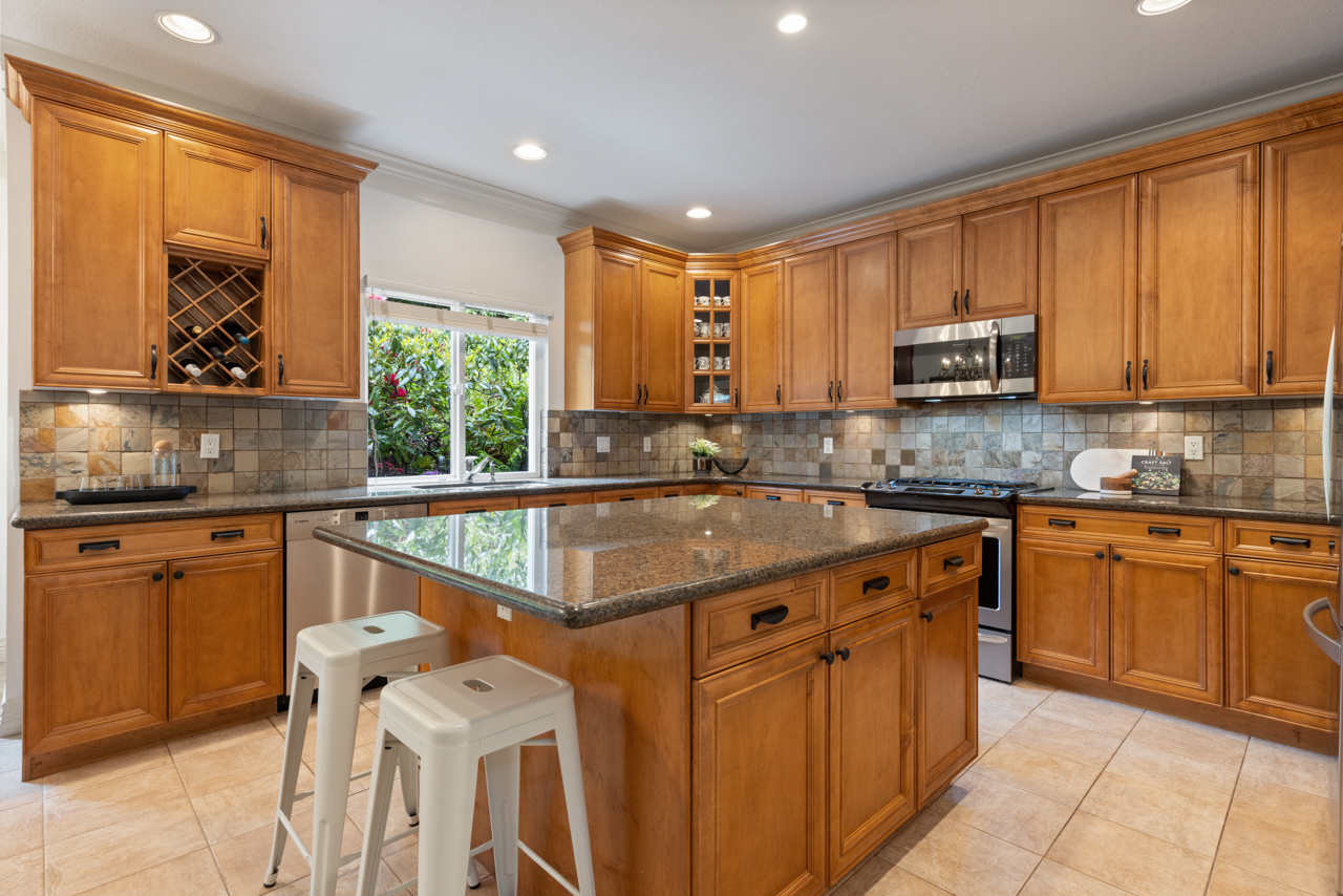 382 Cartelier Road, North Vancouver 19