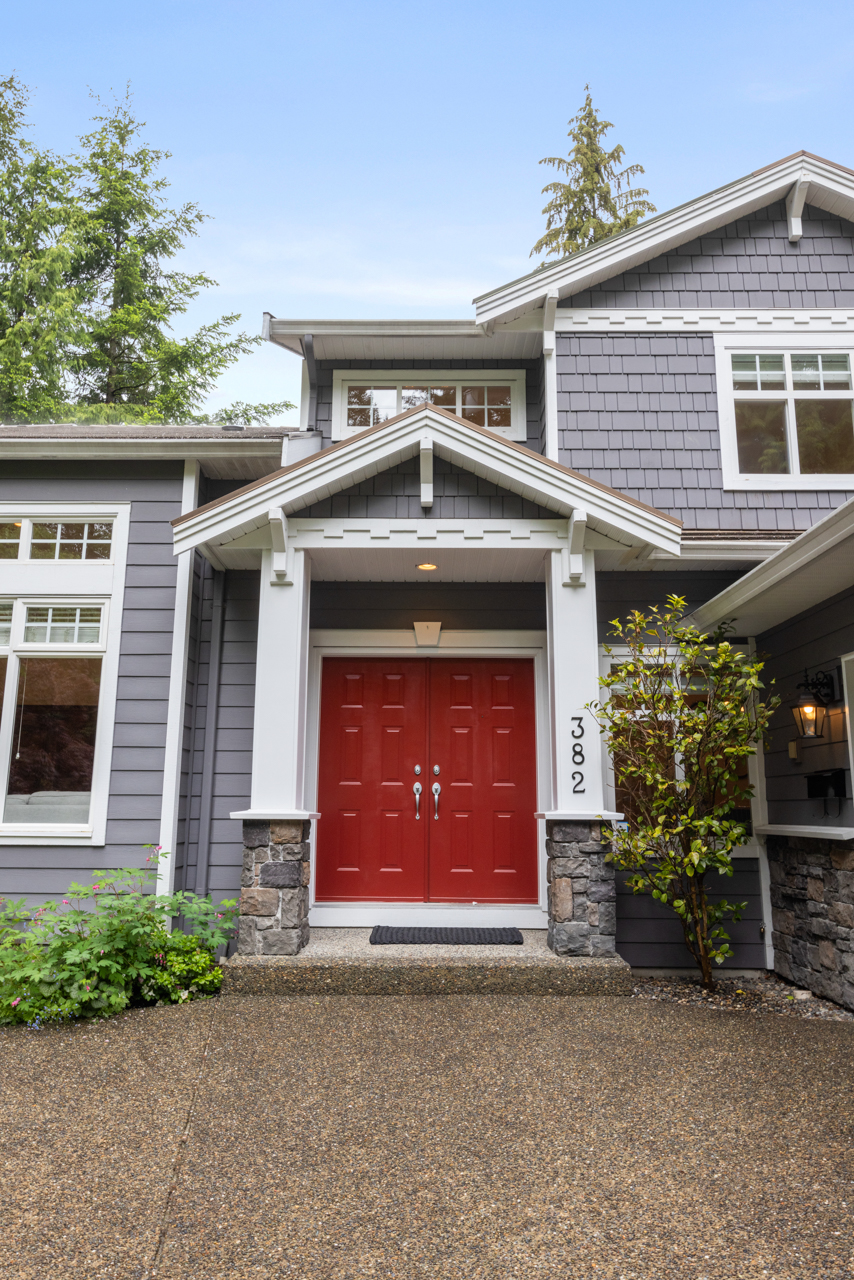382 Cartelier Road, North Vancouver 2