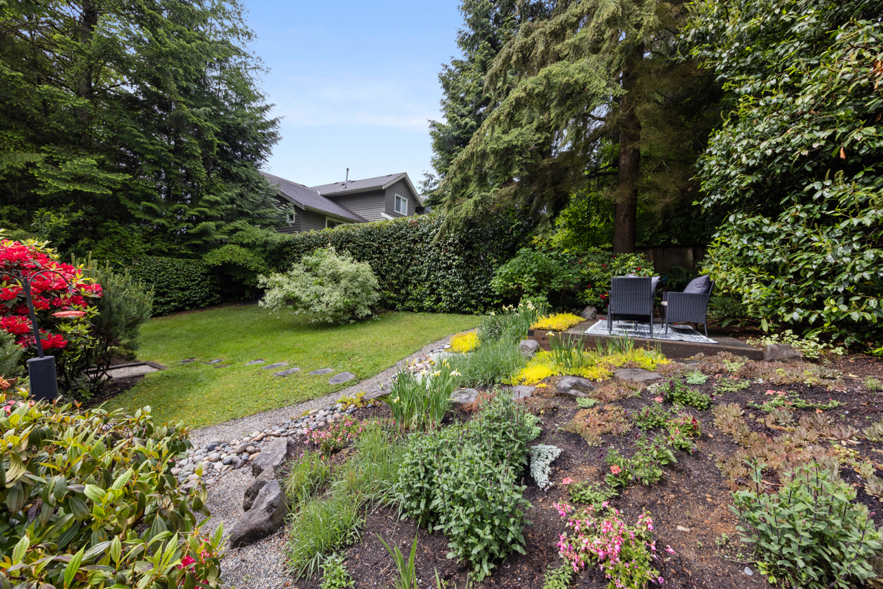 382 Cartelier Road, North Vancouver 74