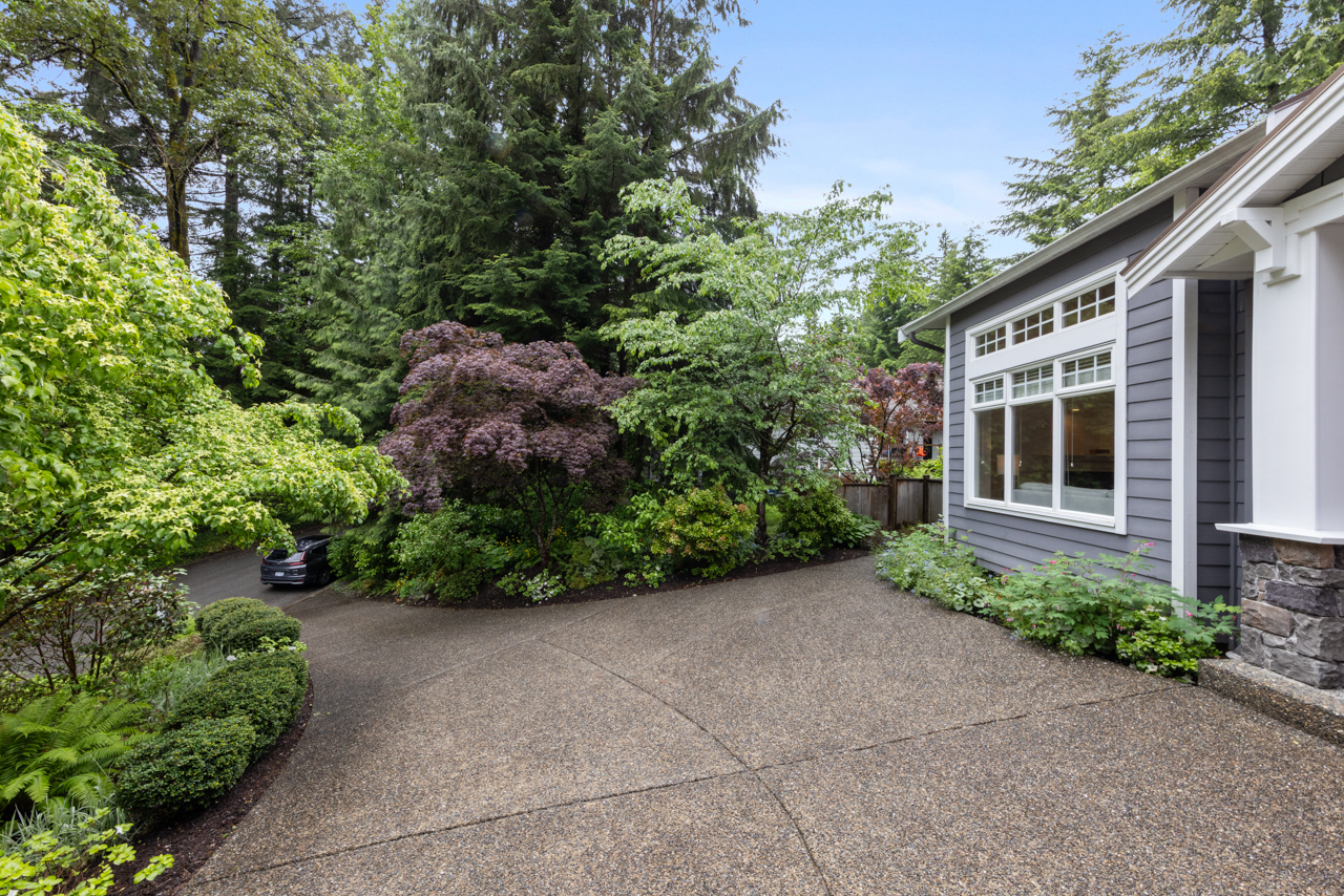 382 Cartelier Road, North Vancouver 76