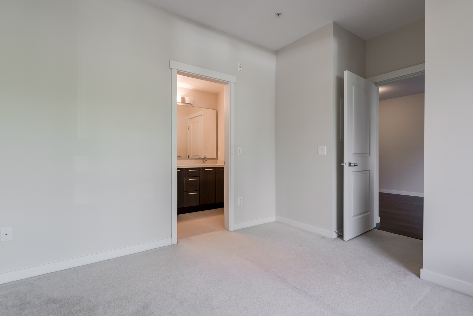 106-217 West 8th Street, North Vancouver, BC 4