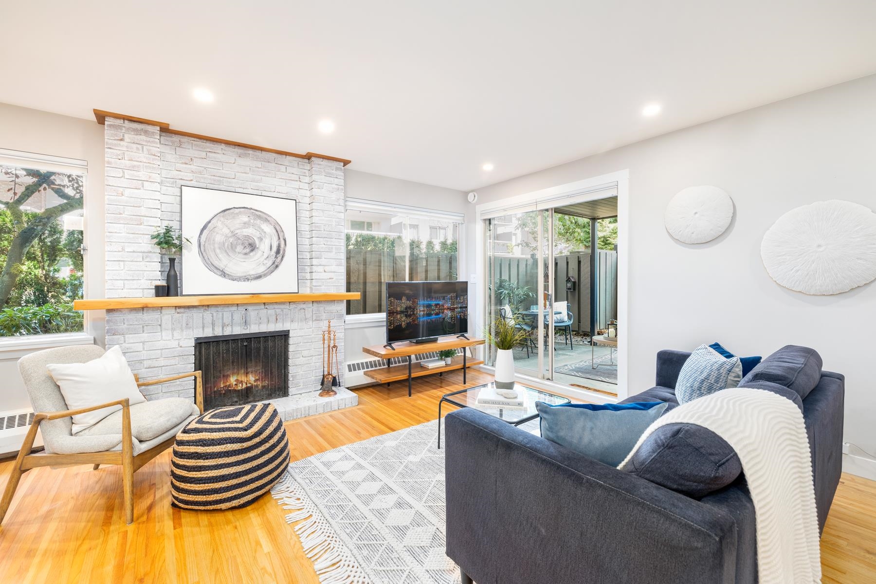 608 235 KEITH ROAD, WEST VANCOUVER, BC