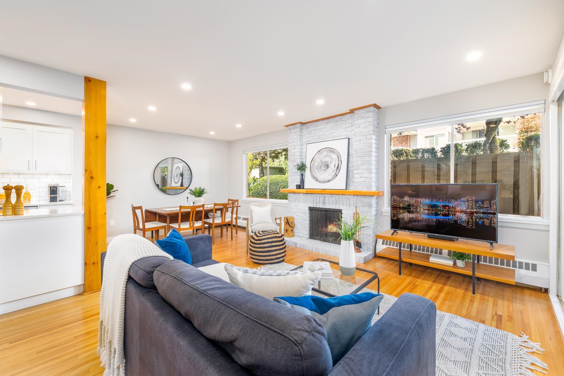 608 235 KEITH ROAD, WEST VANCOUVER, BC 13