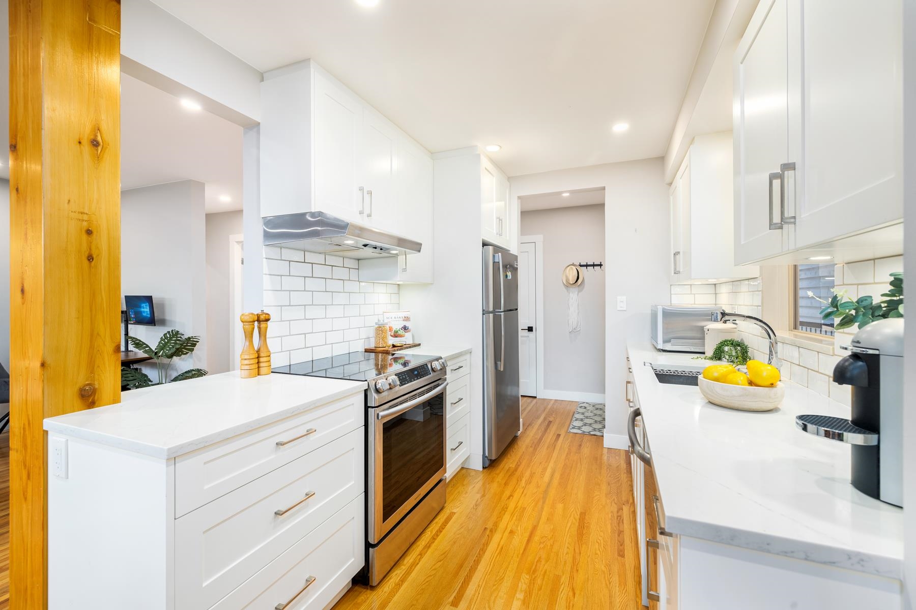 608 235 KEITH ROAD, WEST VANCOUVER, BC 2