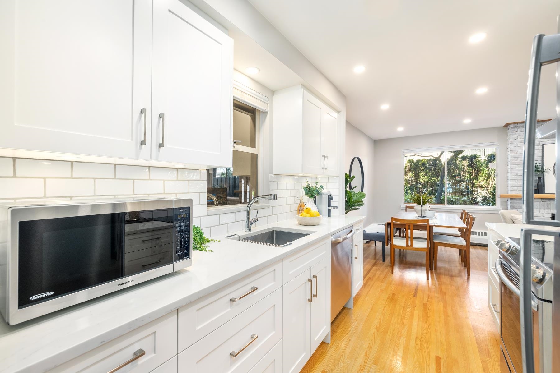 608 235 KEITH ROAD, WEST VANCOUVER, BC 3