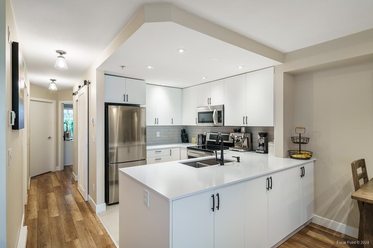 15 1073 LYNN VALLEY ROAD 3
