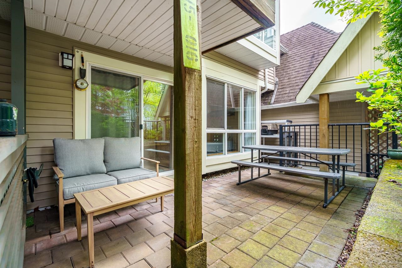 15 1073 LYNN VALLEY ROAD 23