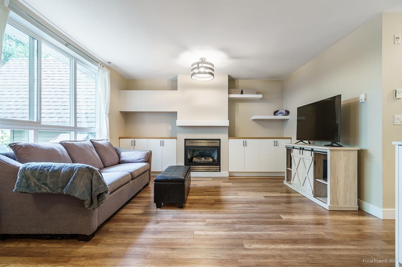 15 1073 LYNN VALLEY ROAD