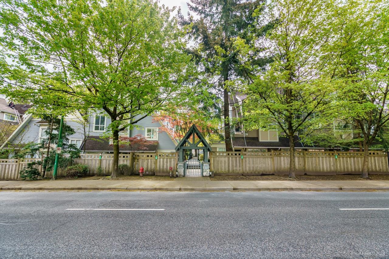 15 1073 LYNN VALLEY ROAD 33