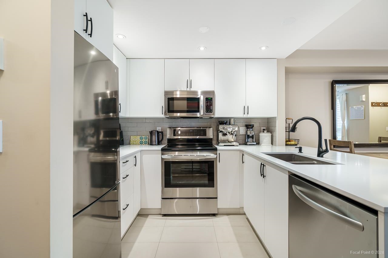 15 1073 LYNN VALLEY ROAD 7