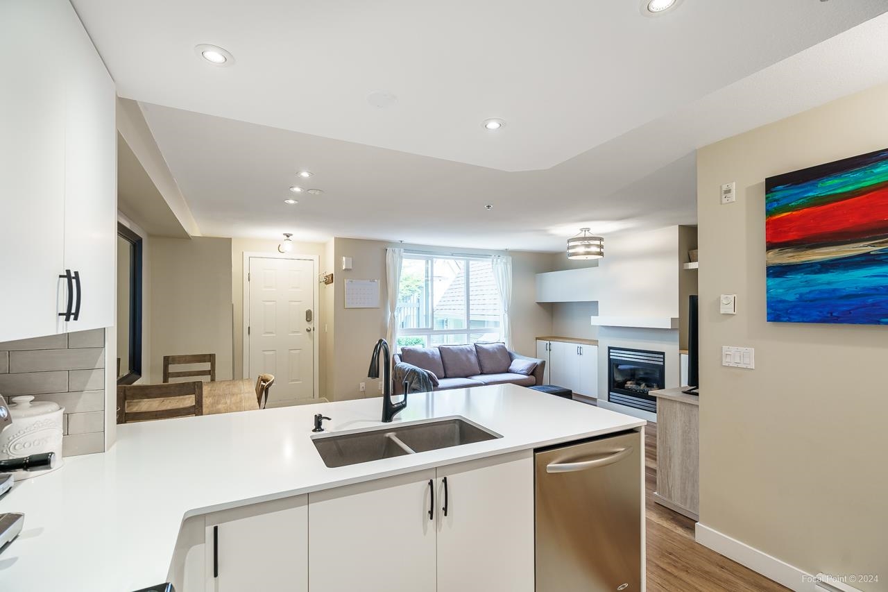 15 1073 LYNN VALLEY ROAD 8