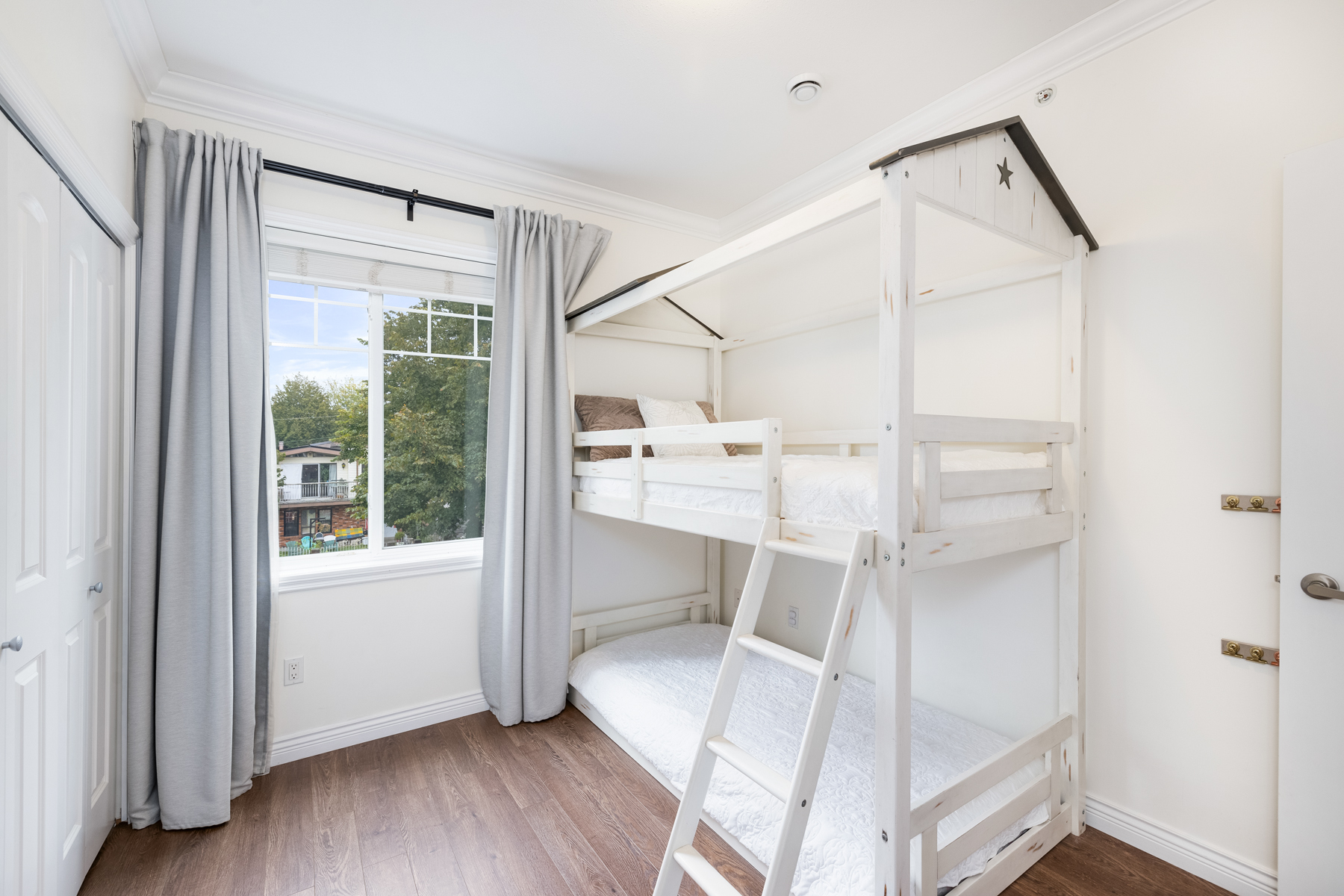 4313 PERRY STREET, VANCOUVER EAST 20