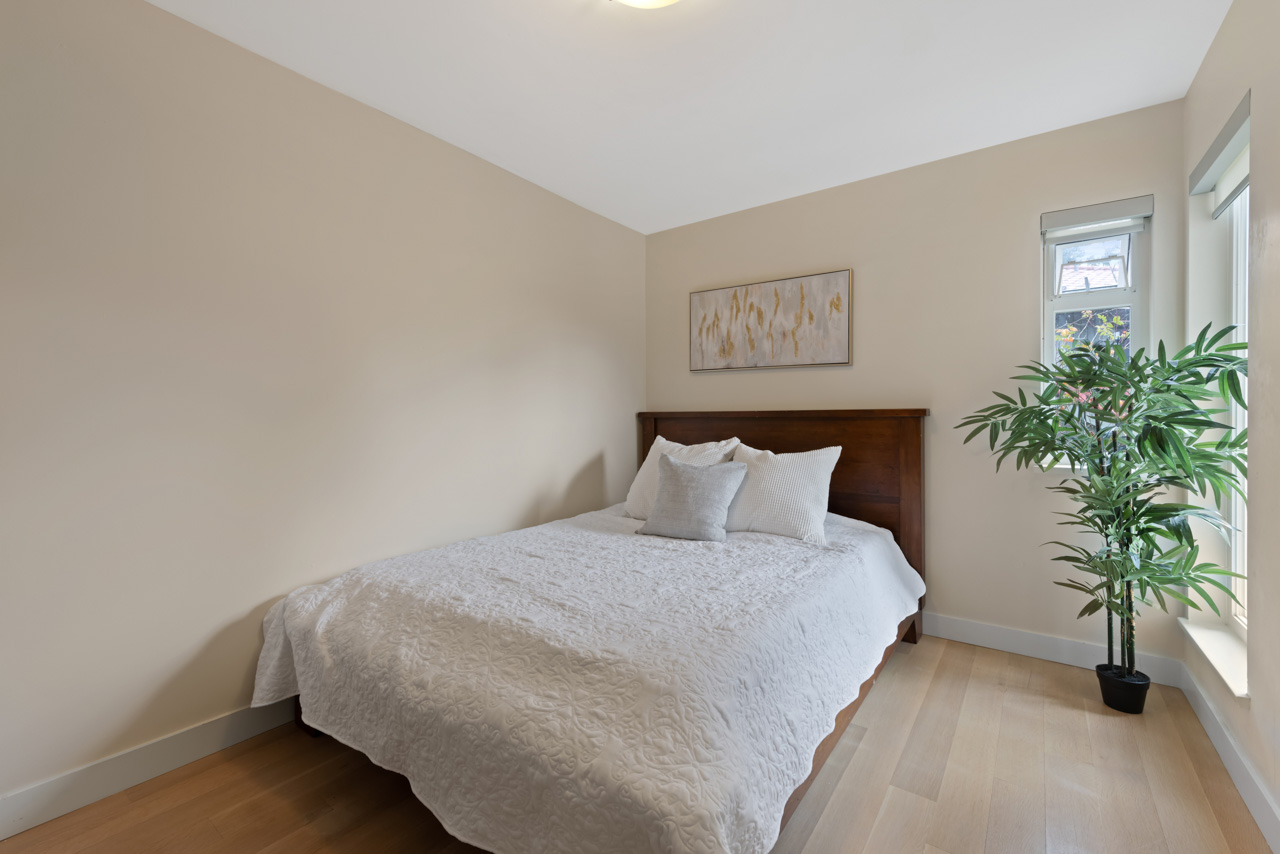 5620 Eagle Court, North Vancouver 26