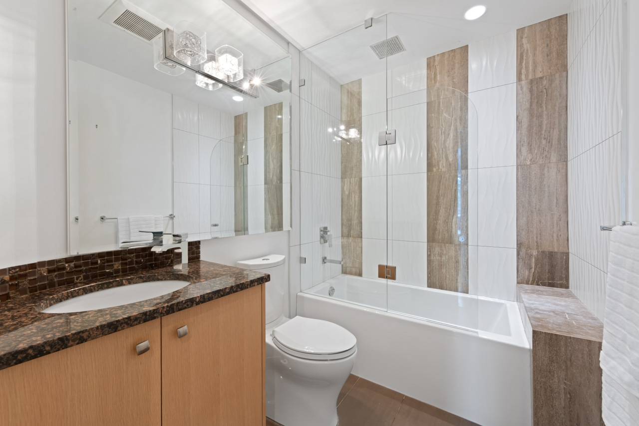 5620 Eagle Court, North Vancouver 27