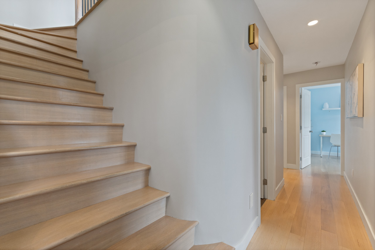 5620 Eagle Court, North Vancouver 17
