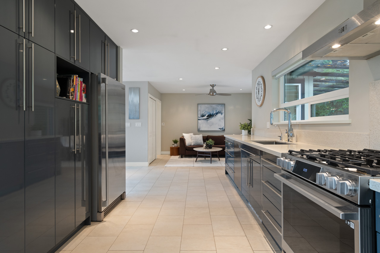 5620 Eagle Court, North Vancouver 9