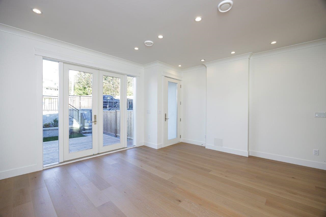 352 E 6th Street, North Vancouver 19