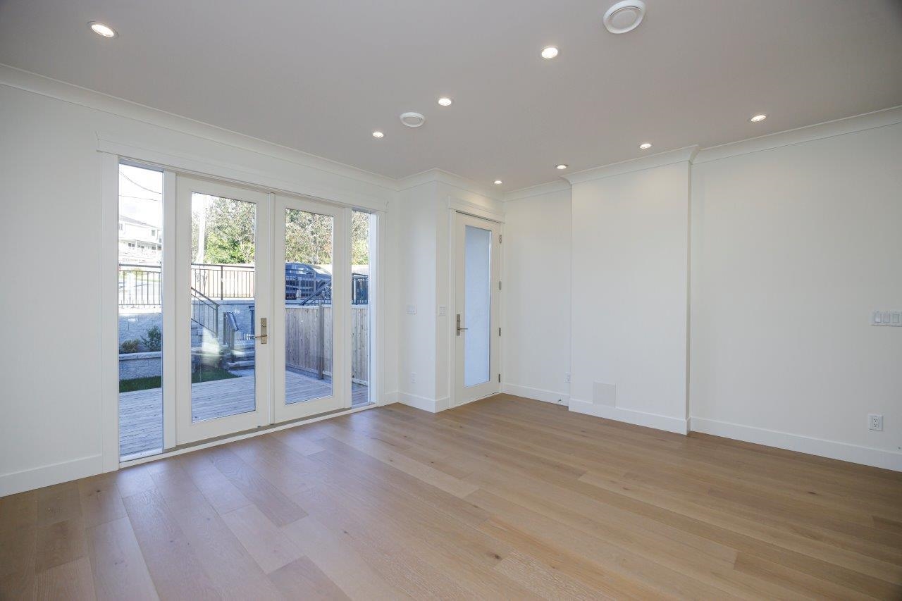 352 E 6th Street, North Vancouver 20