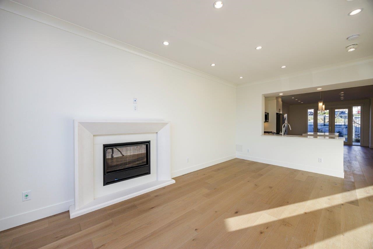 352 E 6th Street, North Vancouver 7