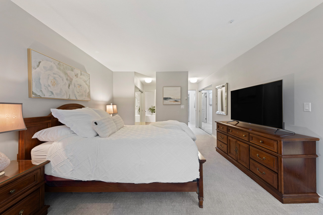 301-3288 Capilano Crescent 32
