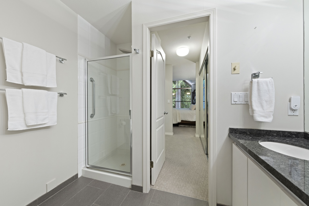 301-3288 Capilano Crescent 34