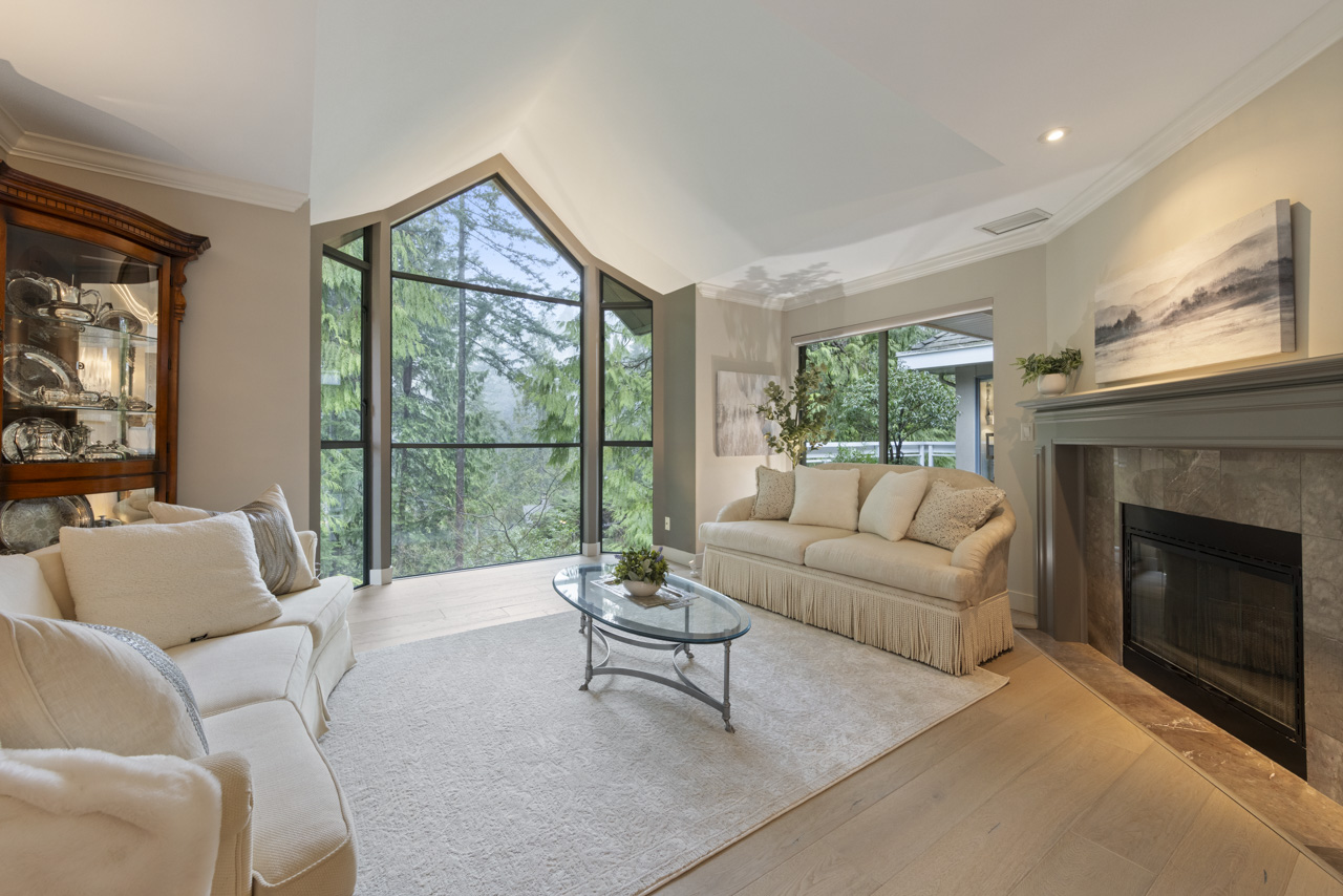 301-3288 Capilano Crescent 5
