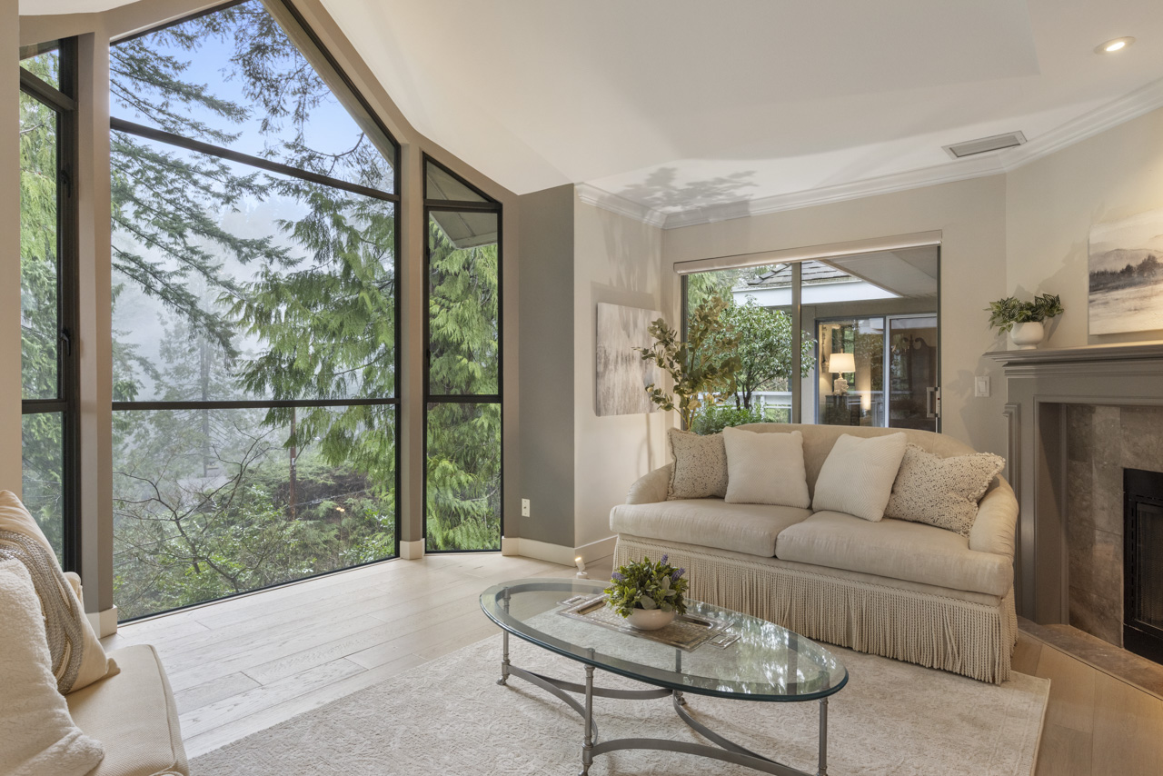 301-3288 Capilano Crescent 4