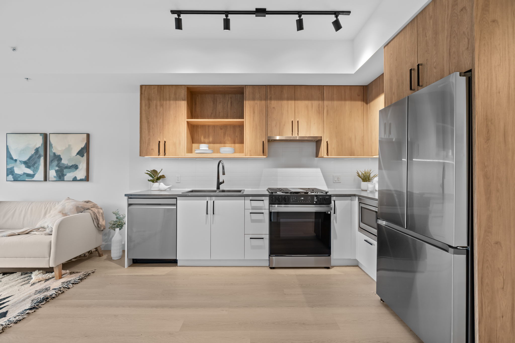105-1100 CLARKE ROAD 7